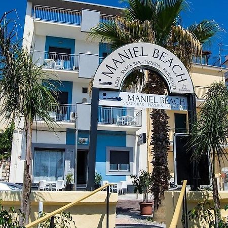 Maniel Beach Hotel Letojanni Buitenkant foto