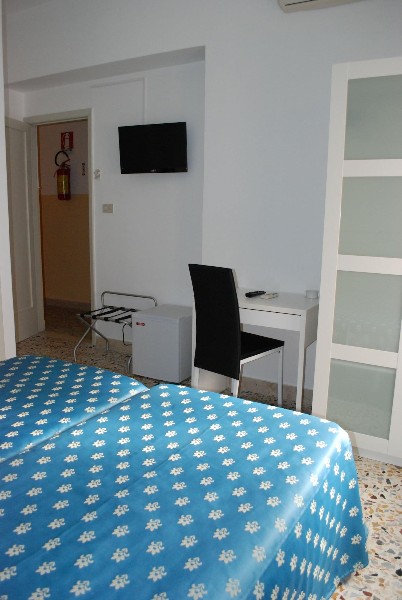 Maniel Beach Hotel Letojanni Buitenkant foto