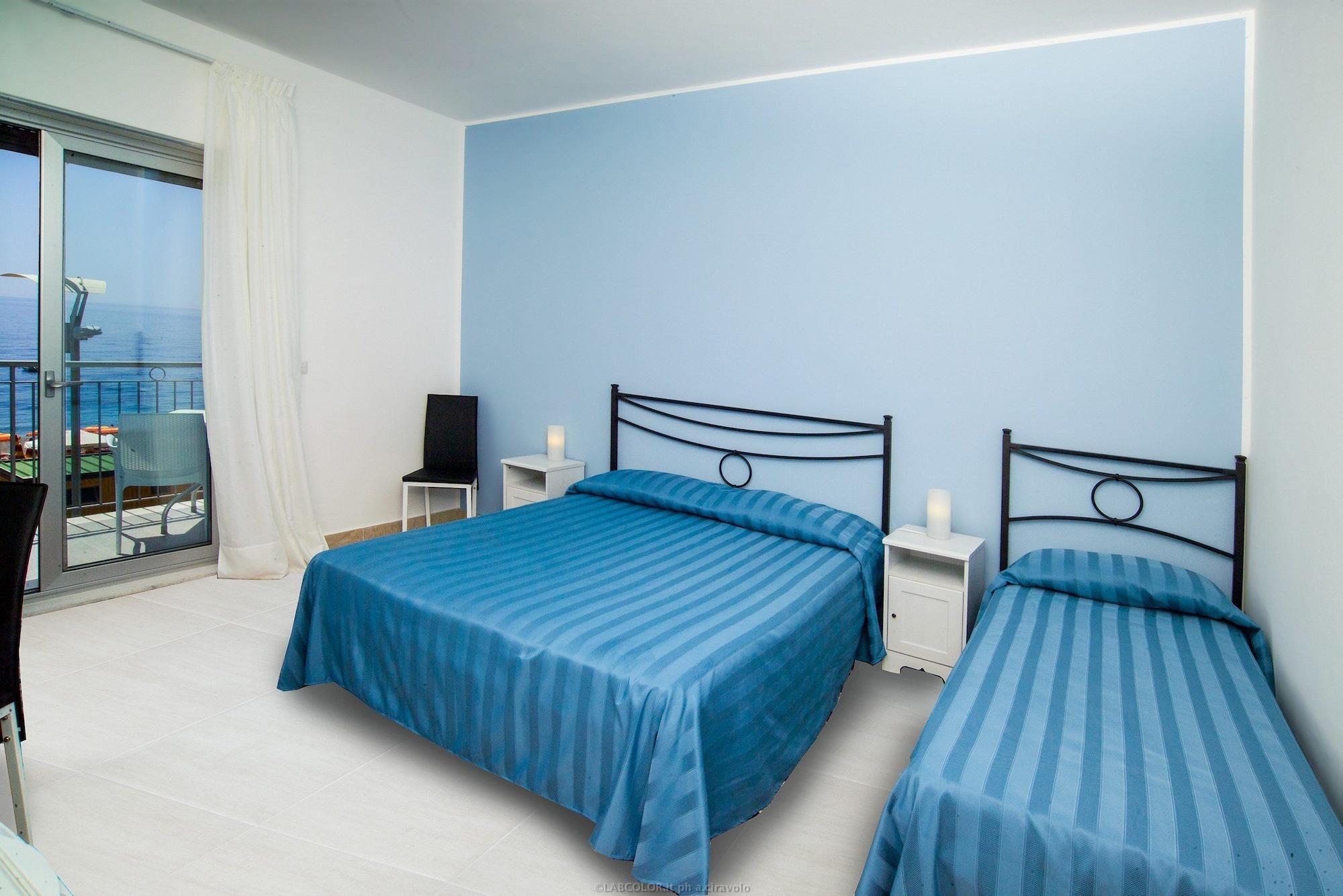 Maniel Beach Hotel Letojanni Buitenkant foto