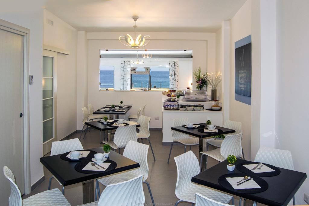 Maniel Beach Hotel Letojanni Buitenkant foto