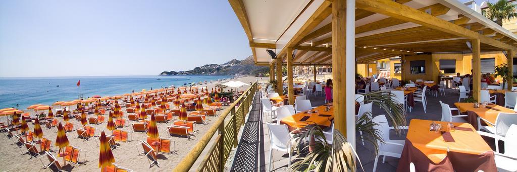 Maniel Beach Hotel Letojanni Buitenkant foto
