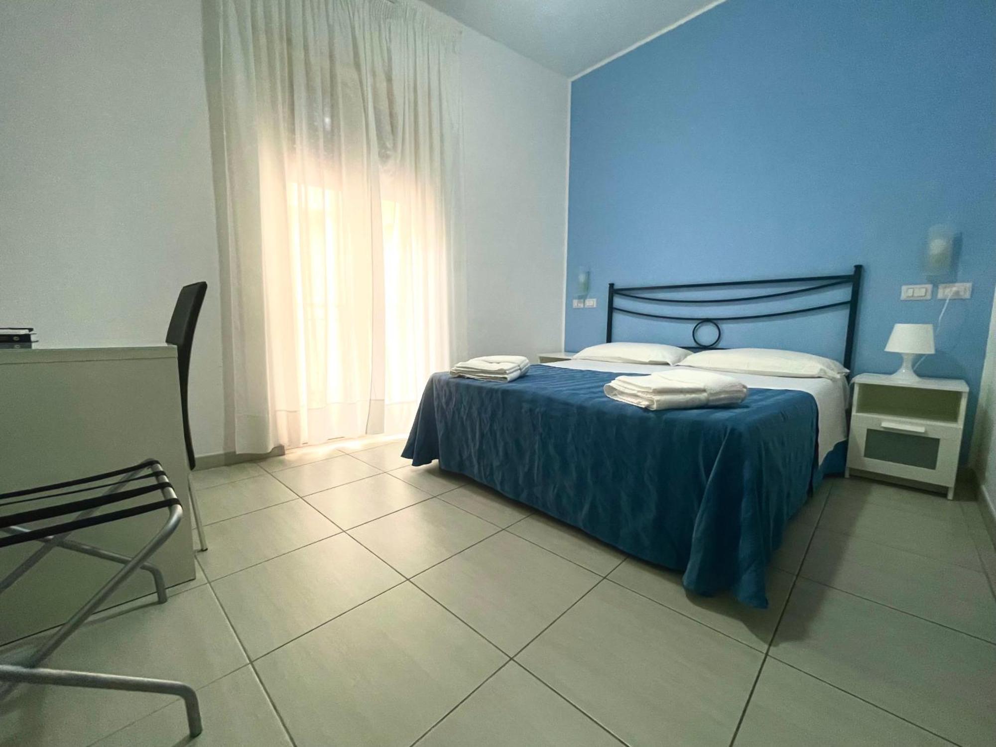 Maniel Beach Hotel Letojanni Buitenkant foto