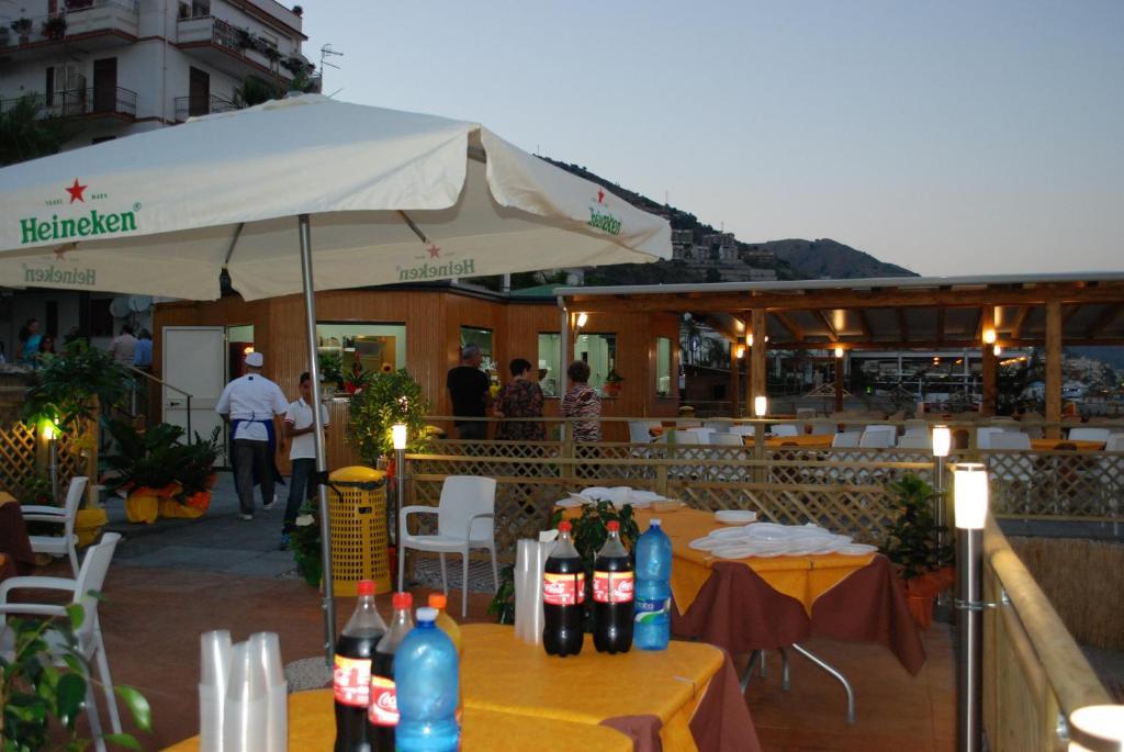 Maniel Beach Hotel Letojanni Buitenkant foto