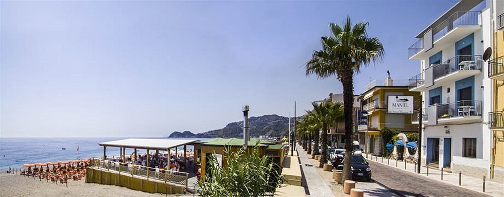 Maniel Beach Hotel Letojanni Buitenkant foto